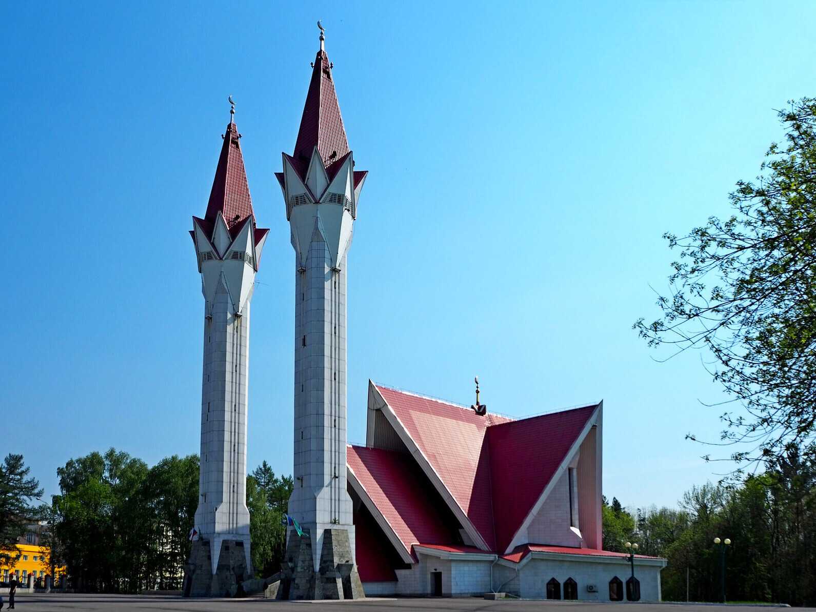 Уфа достопримечательности фото. Мечеть-медресе Ляля-тюльпан Уфа. Достопримечательности Уфы мечеть Ляля тюльпан. Ляля тюльпан памятник город Уфа. Достопримечательности Ляля тюльпан.