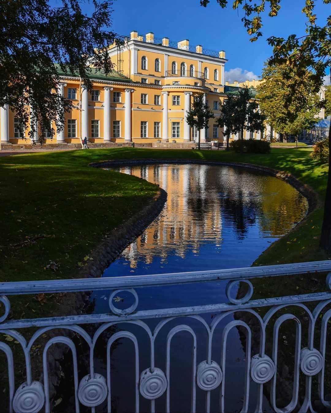 Усадебный сад Державина в Санкт-Петербурге