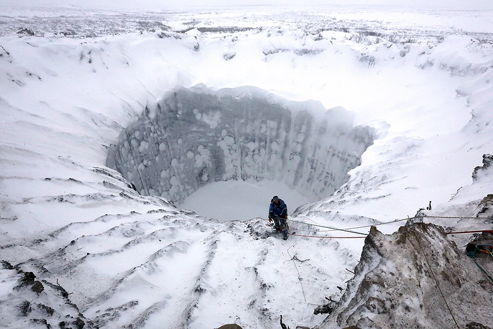 Ямальские дыры в земле. дыра на «краю земли